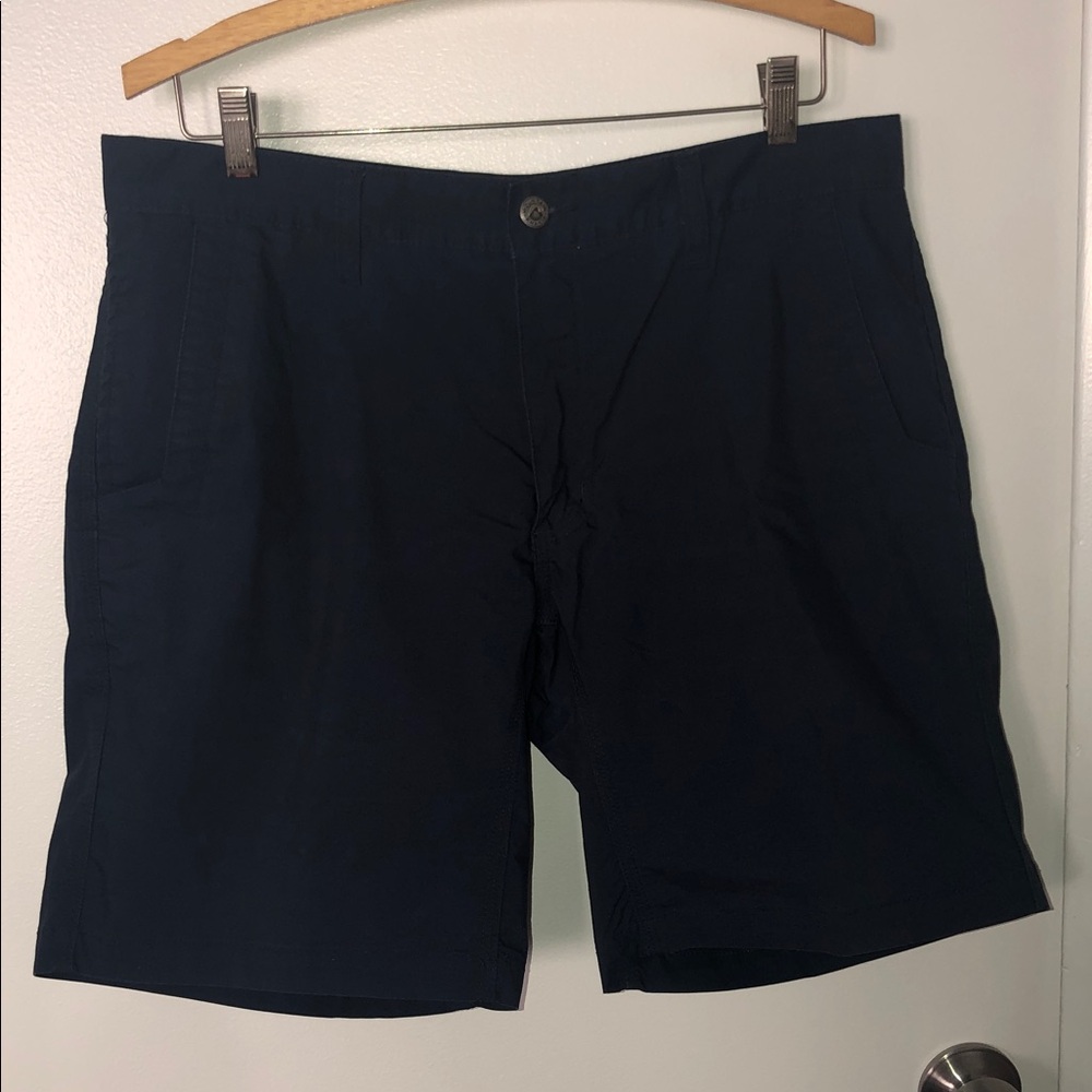 MOUNTAIN KHAKIS SHORTS DARK NAVY BLUE
